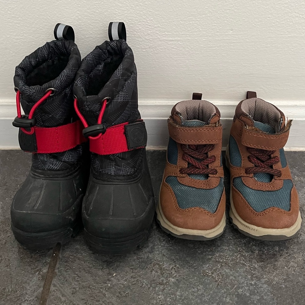 Winter boots boys toddler size 5 bundle